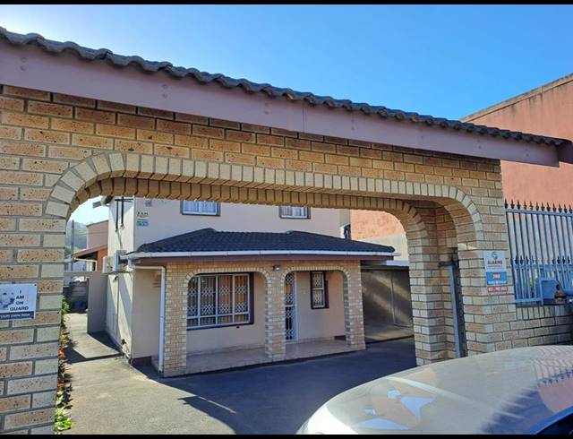 2 BEDROOM PROPERTY TO RENT IN CROSSMOOR